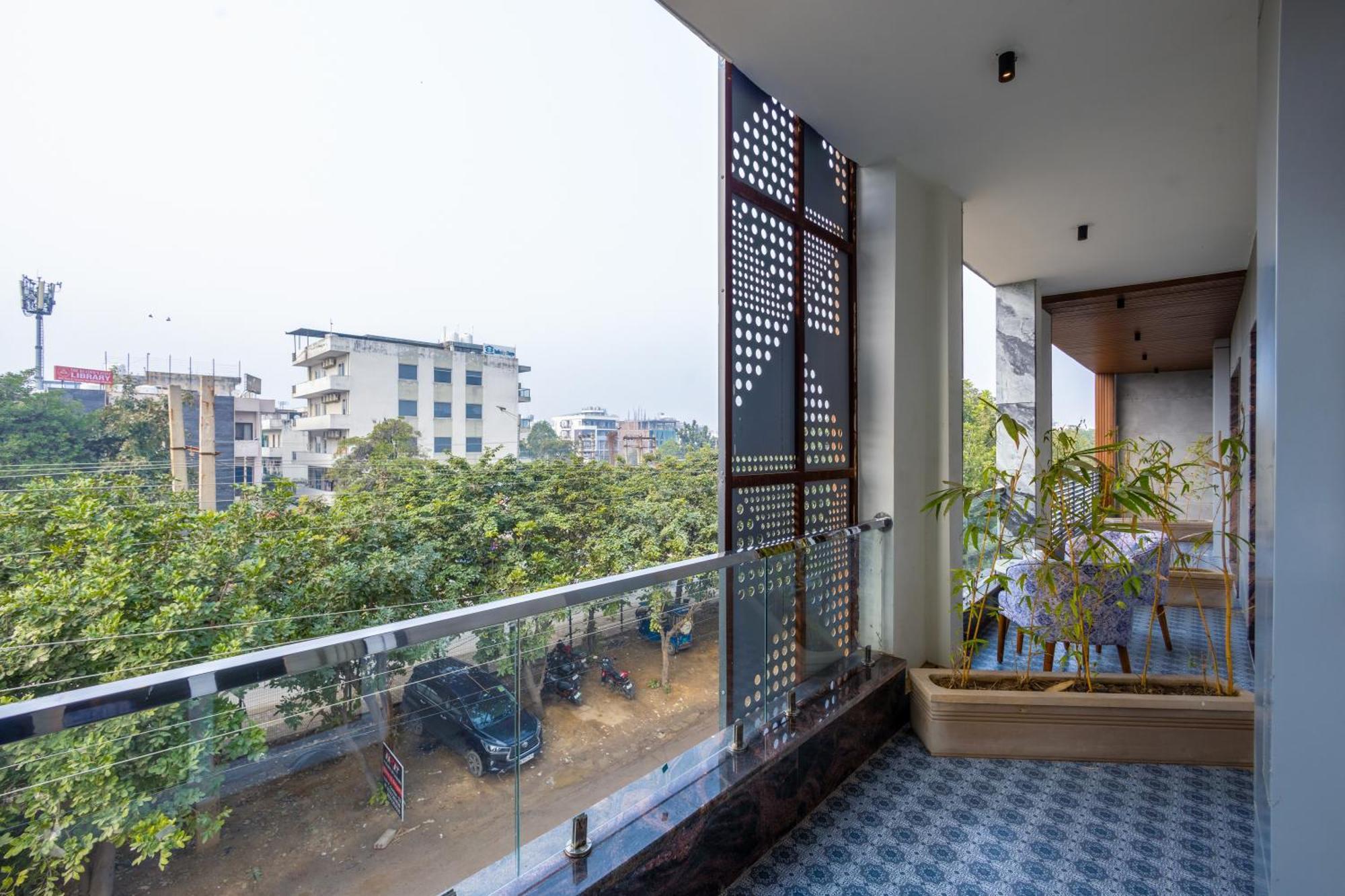 Park Tree Igi Airport Delhi By Prithvi Palace With Free Airport Transfr